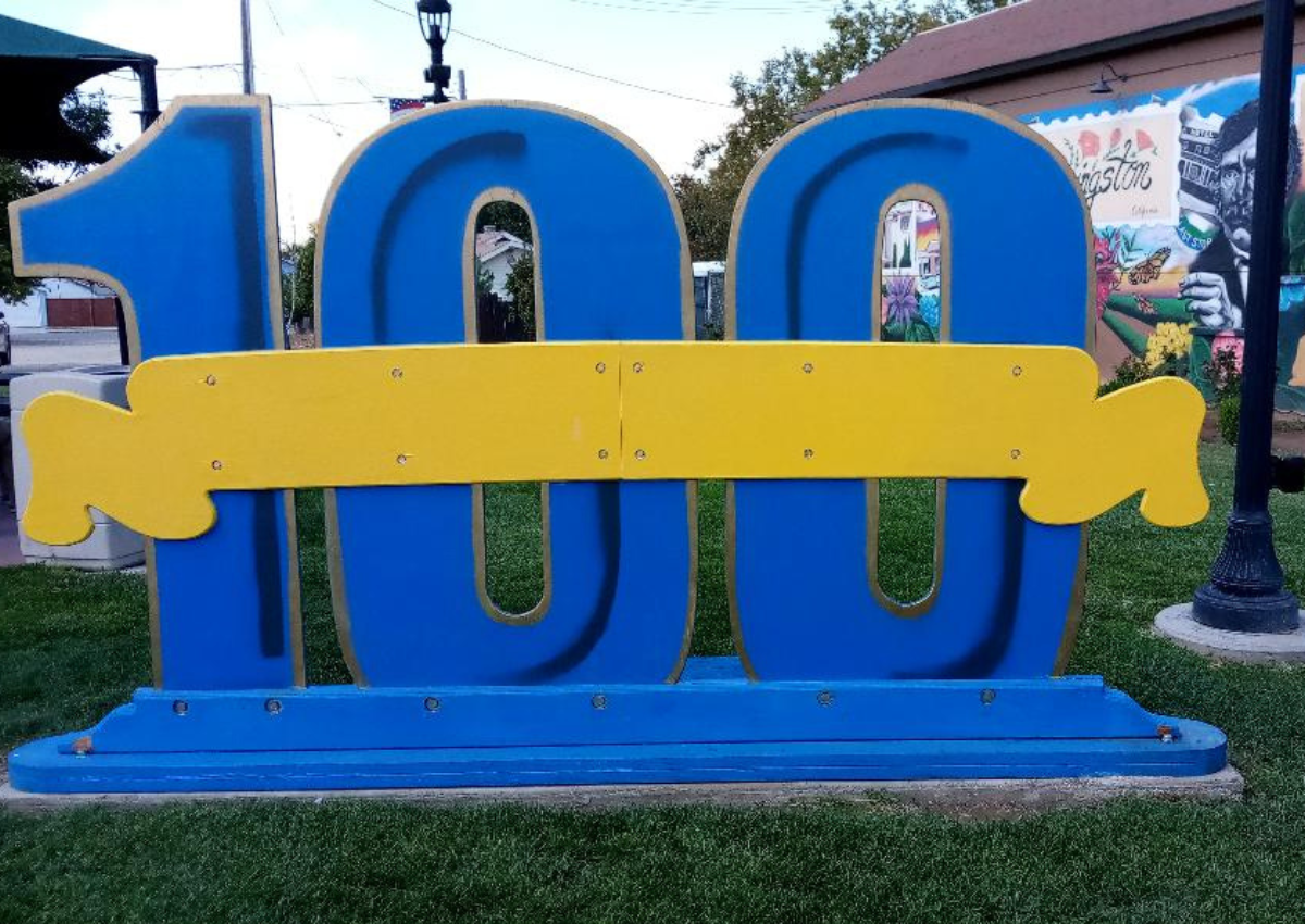 Big balloons are used to mark the special occasion of the City of Livingston’s 100th anniversary. Photo: Steve Newvine
