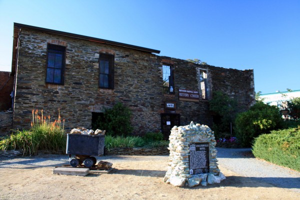 PHOTO BY ADAM BLAUERT